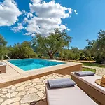 Schiza Houses Holiday home *